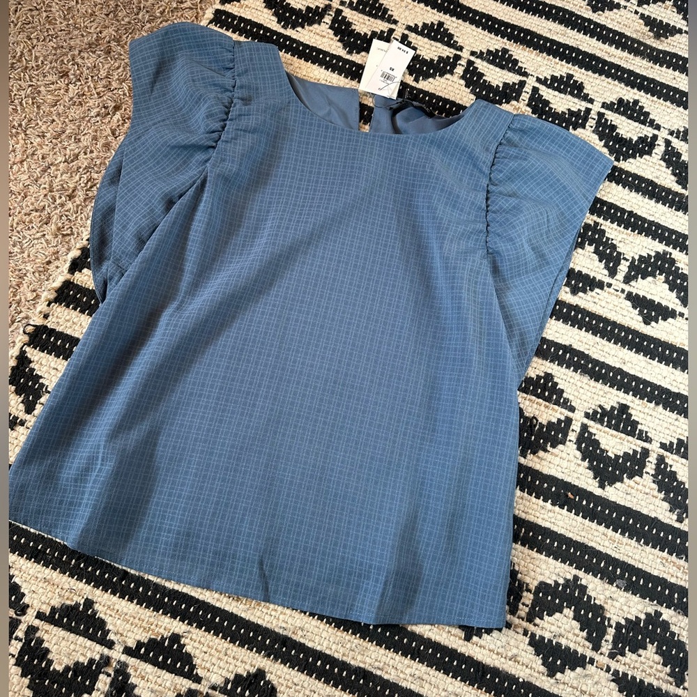 Banana Republic ruffle sleeveless blouse